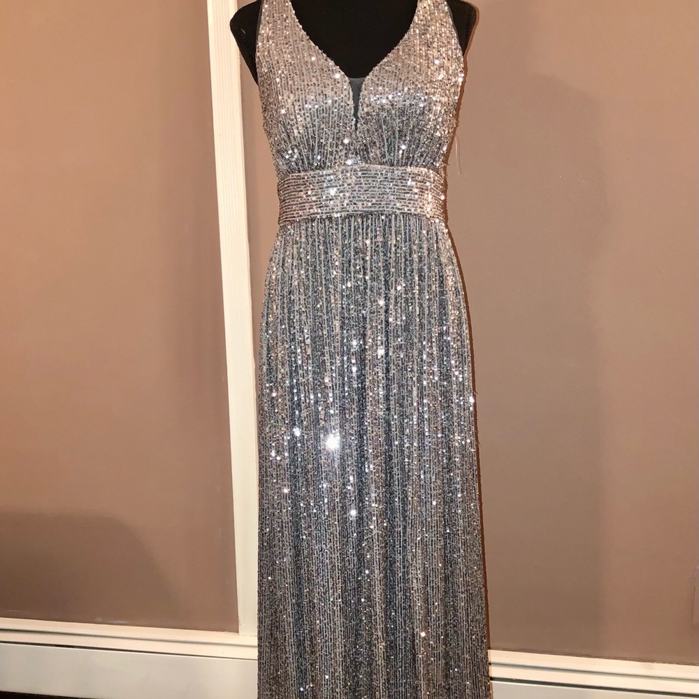 A silver dress size 10 price 60$